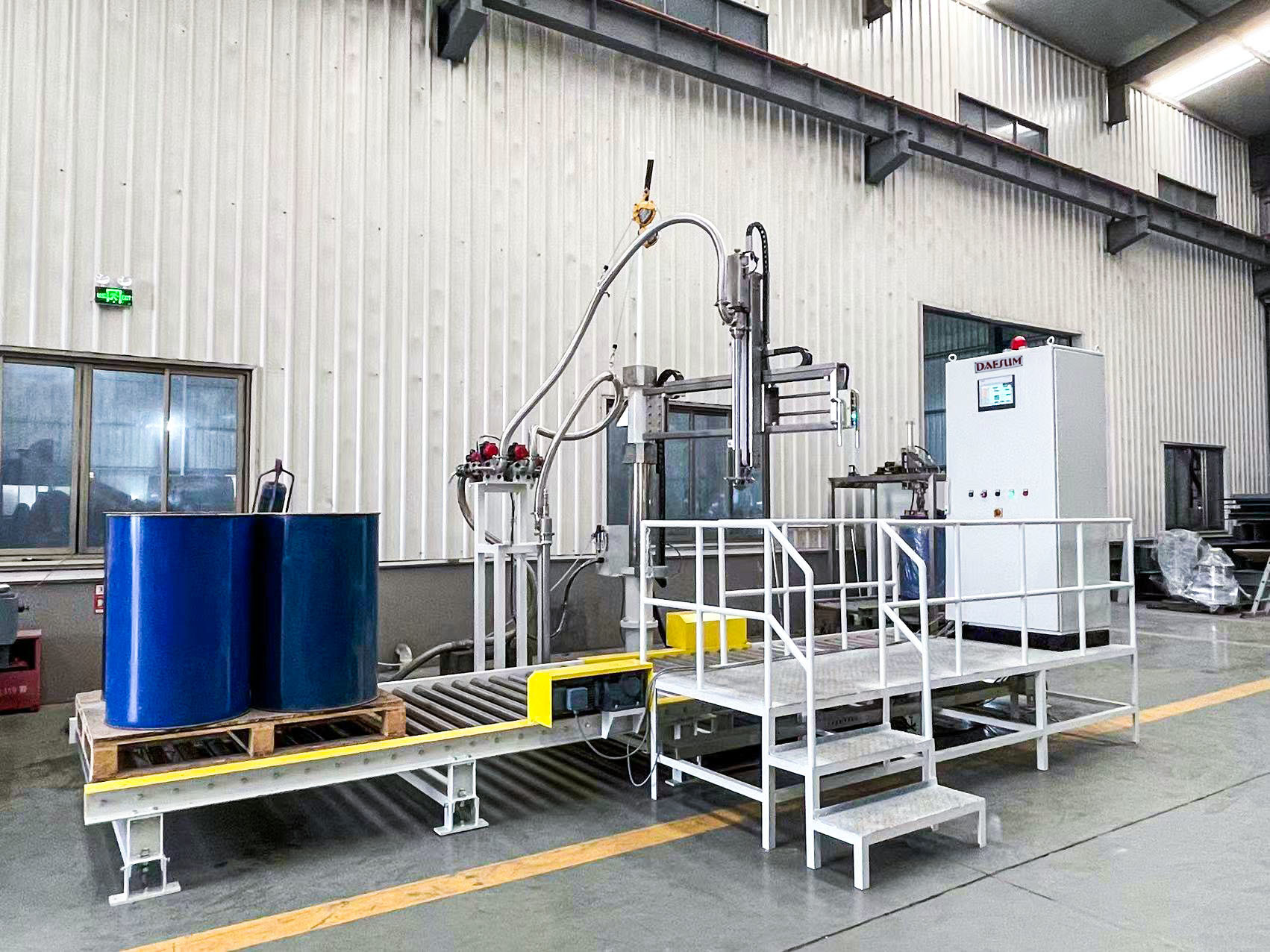 Semi-Auto Pallet Filling Machine 200L Drum 1000L IBC for Oil Chemical Industries Electric Engine Motor Gear PLC Bearing